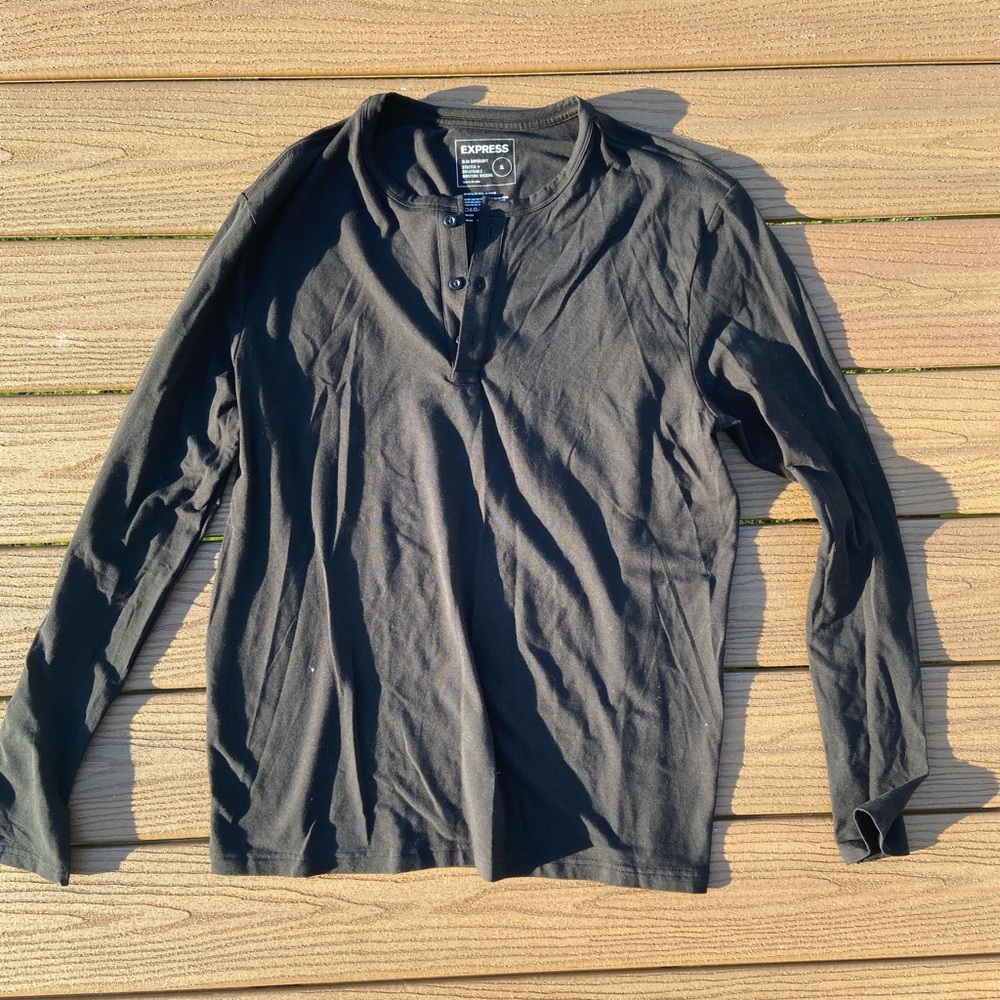EXPRESS Slim Super Soft Henley, XL, BEARLY WORN!